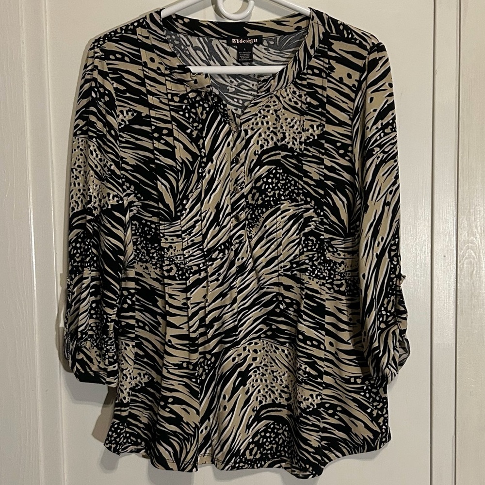 By Design Adjustable Sleeve V-Neck Top Women’s Size Large